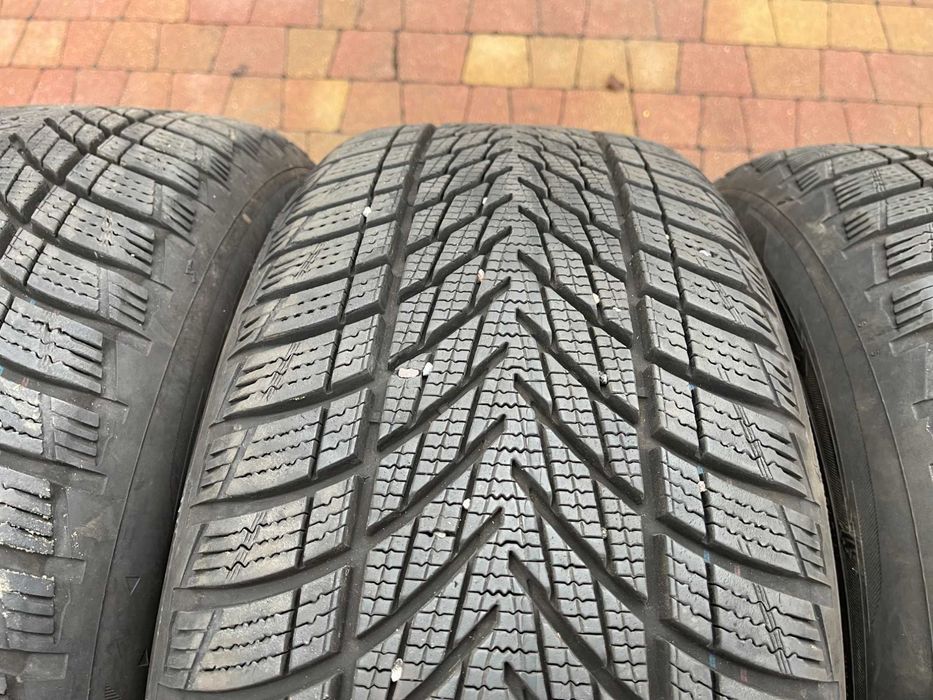 3622. Opony zimowe 225/50/17 Goodyear 8.5mm 23r cena za 4szt jak nowe