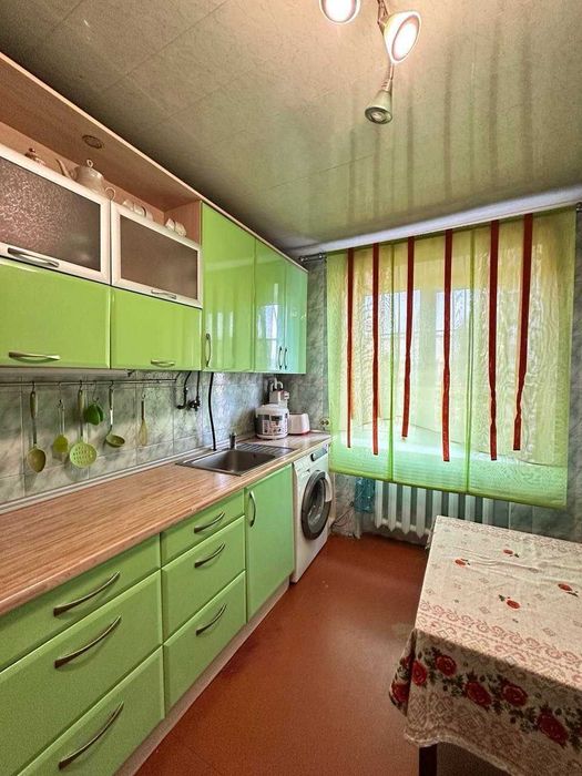 Продам 3к квартиру Солнечный Молодогвардейская Левый берег