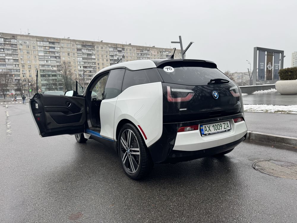 BMW I3 2015, отличное состояние, быстрая зарядка, комплектация