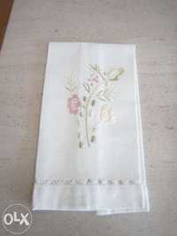 Conjunto toalhas bordadas em Linho