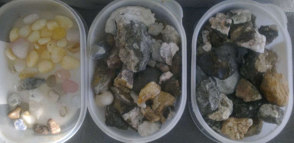 Kamienie szlachetne, minerały, kryształy.