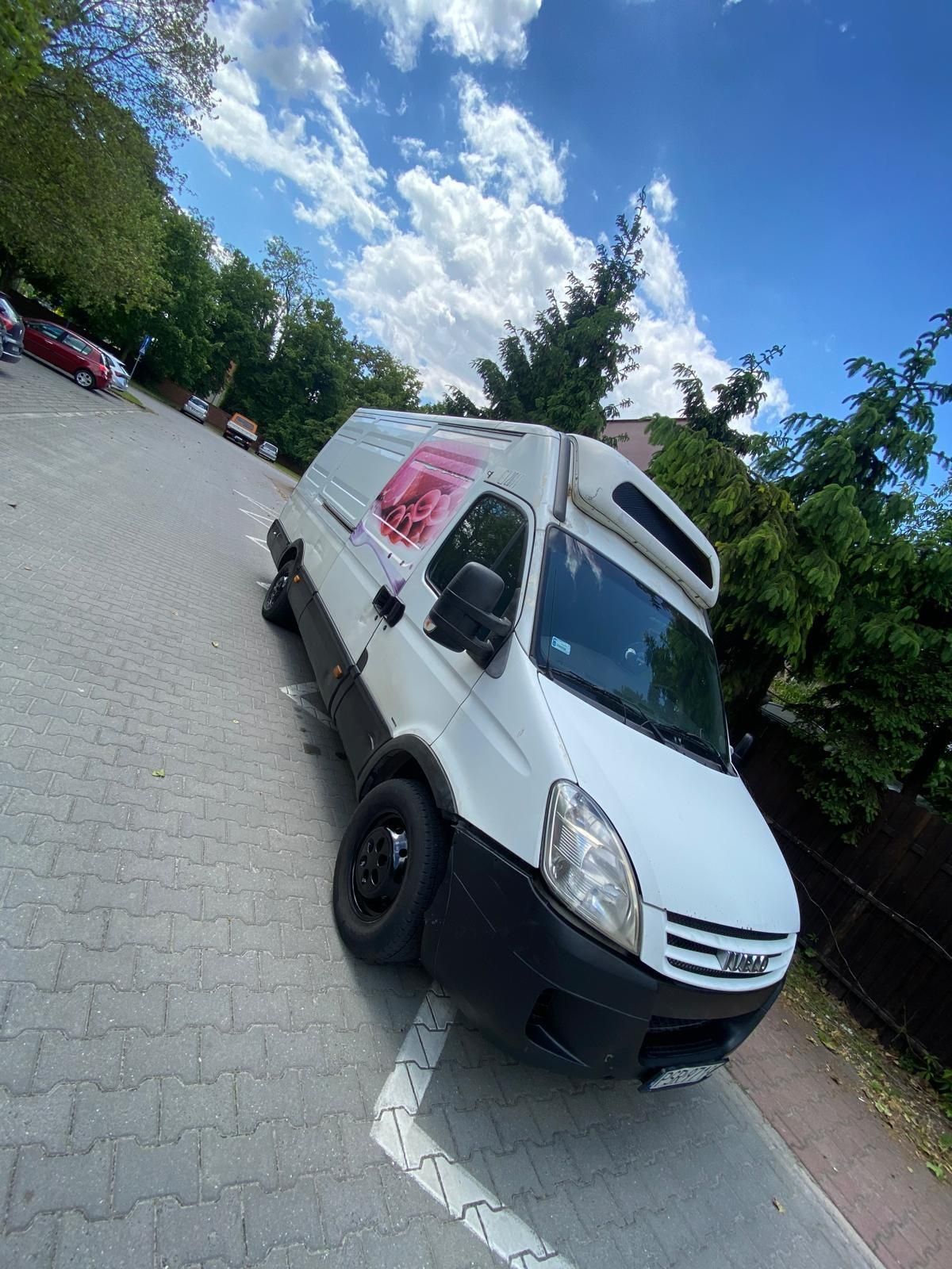 Iveco Daily. Bus .dostawczak . Iveco Daily.