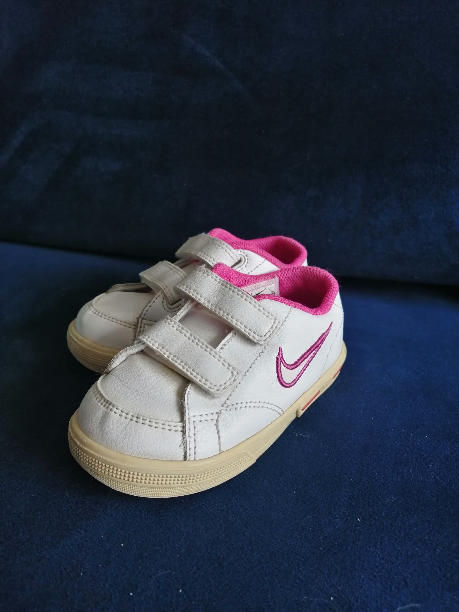 Buty dziewczęce Nike rozm 24