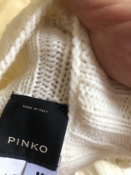 PINKO.Оригинал . Италия . Шерсть. Новый . М.