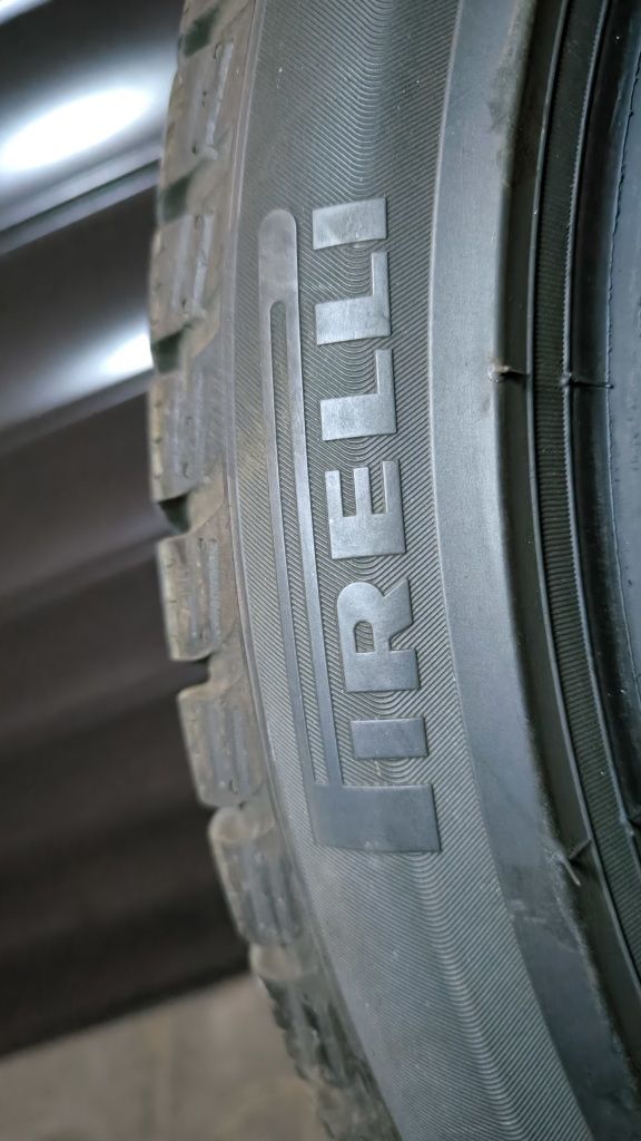 Opony zimowe PIRELLI SOTTOZERO 3 225/45/R18 95H 4 szt. 2022r.