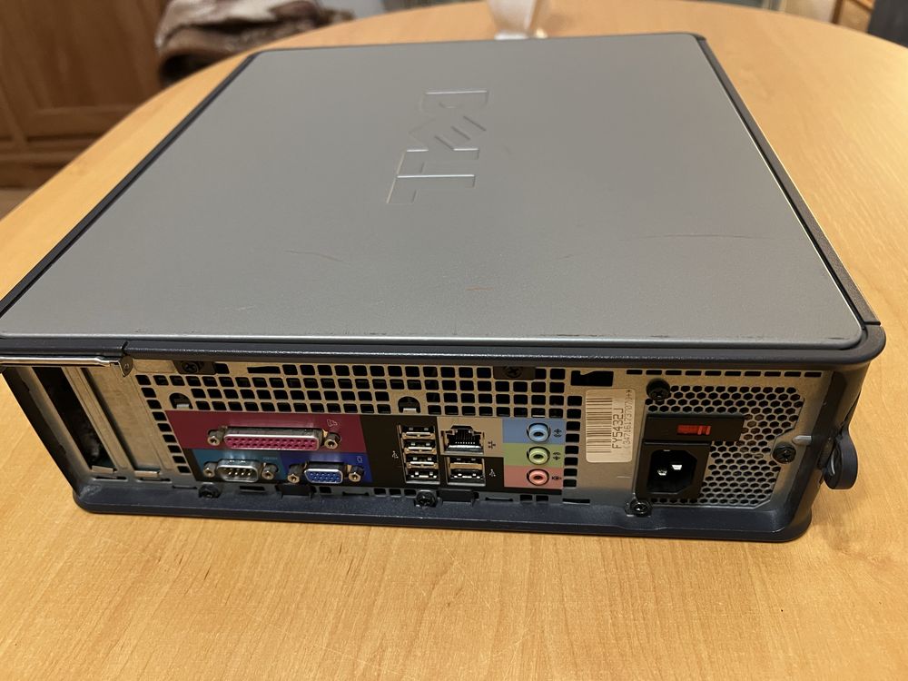 Komputer stacjonarny z Windows XP – retro Dell GX520