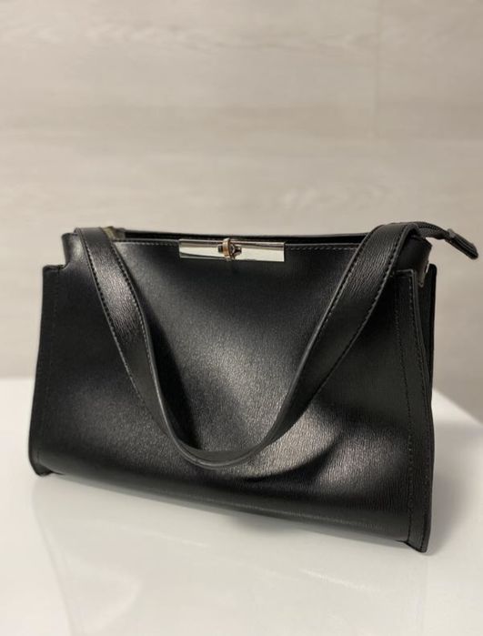 Стильна чорна сумка