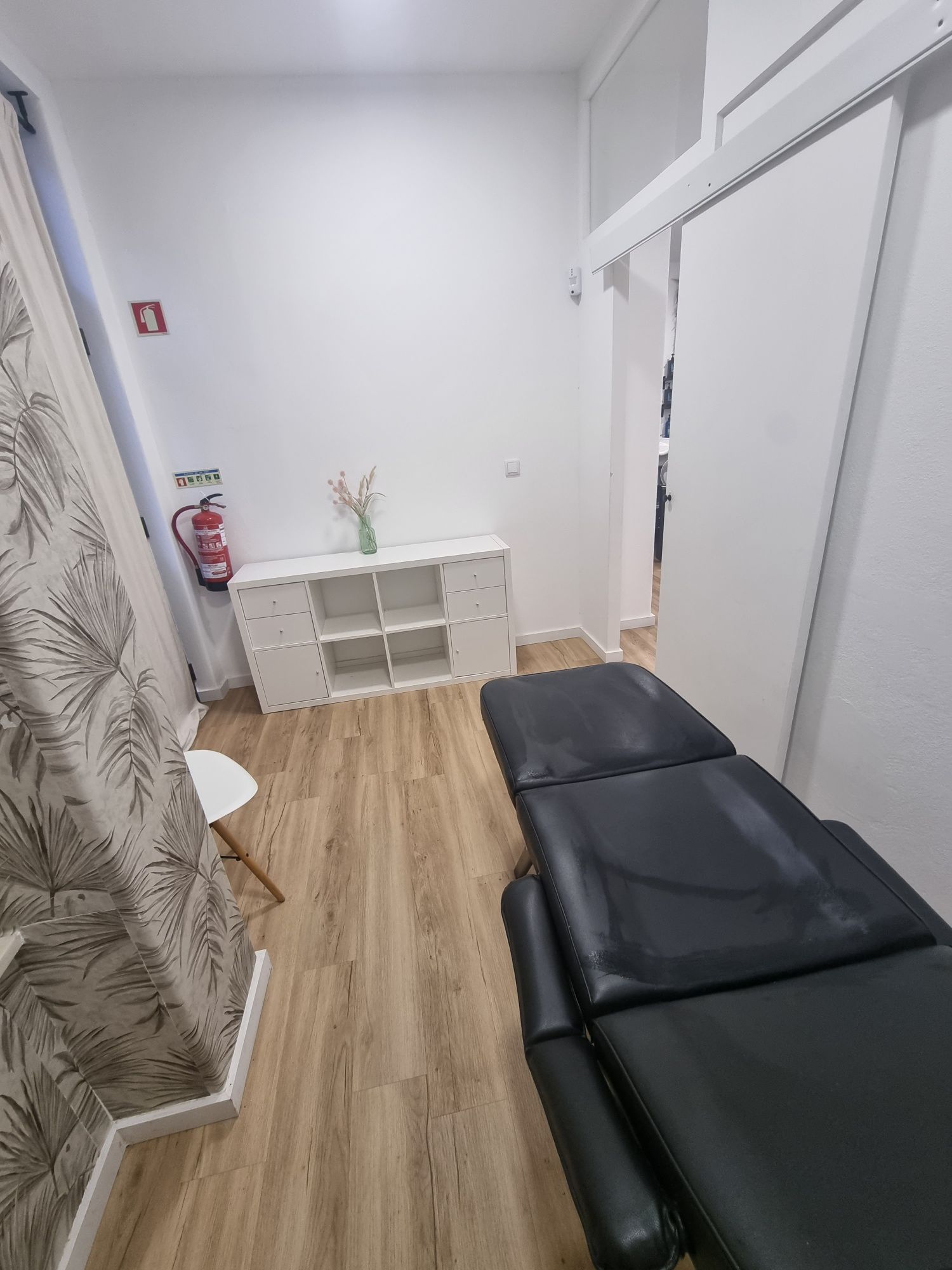 Aluga-se gabinete de Estética no centro de Almada
