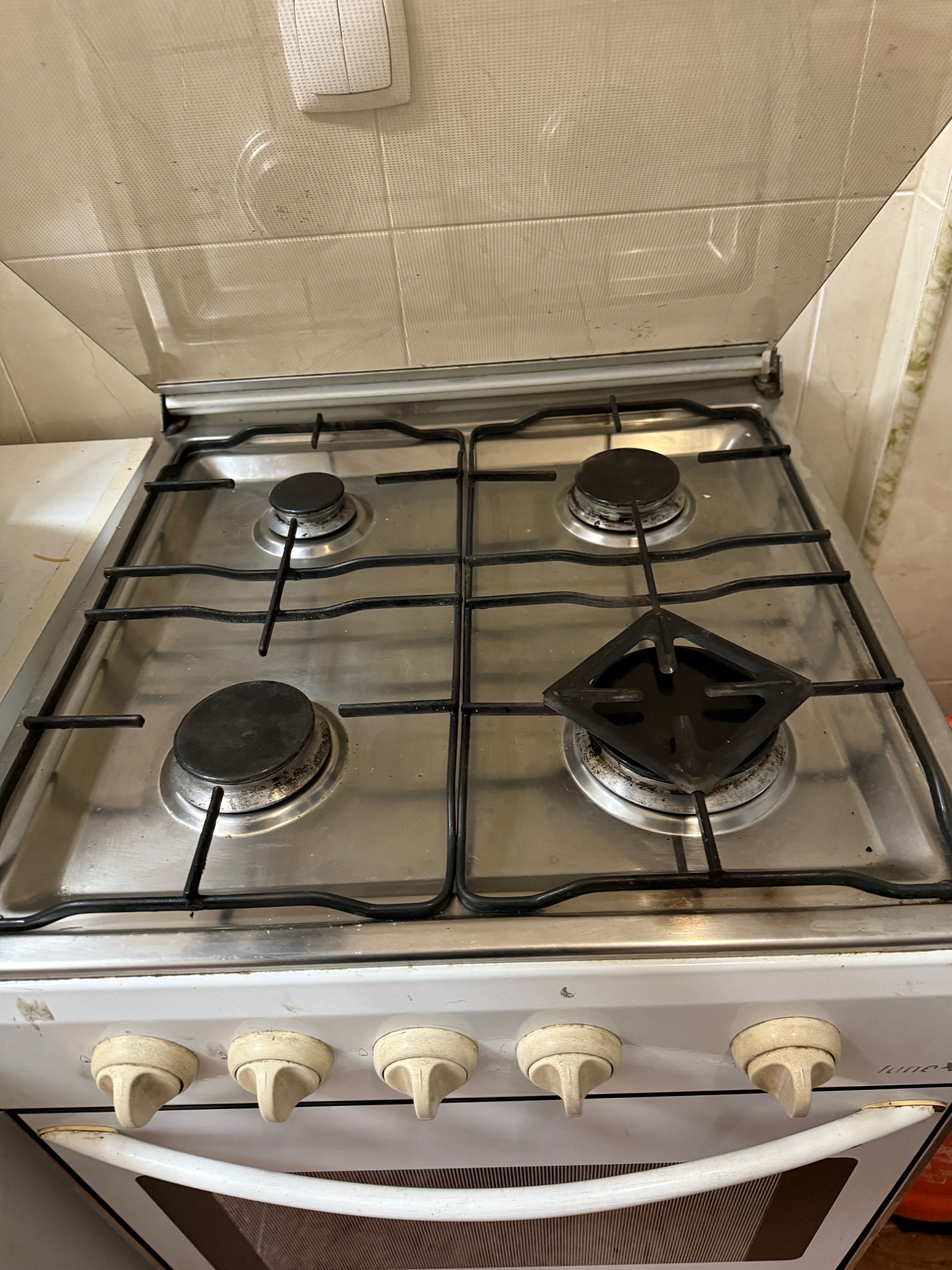 Fogão e forno usado