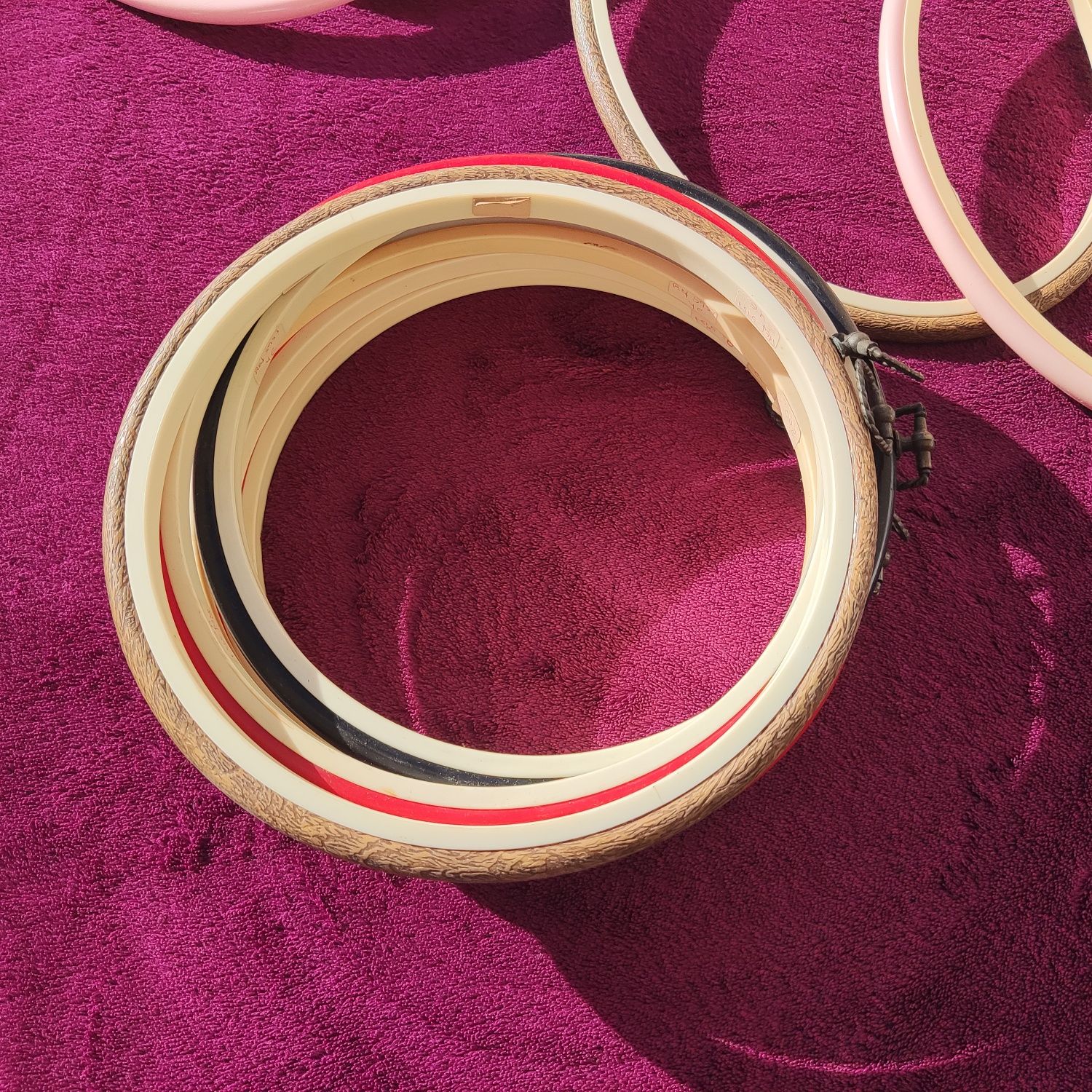 Grande conjunto de molduras /aros para bordados