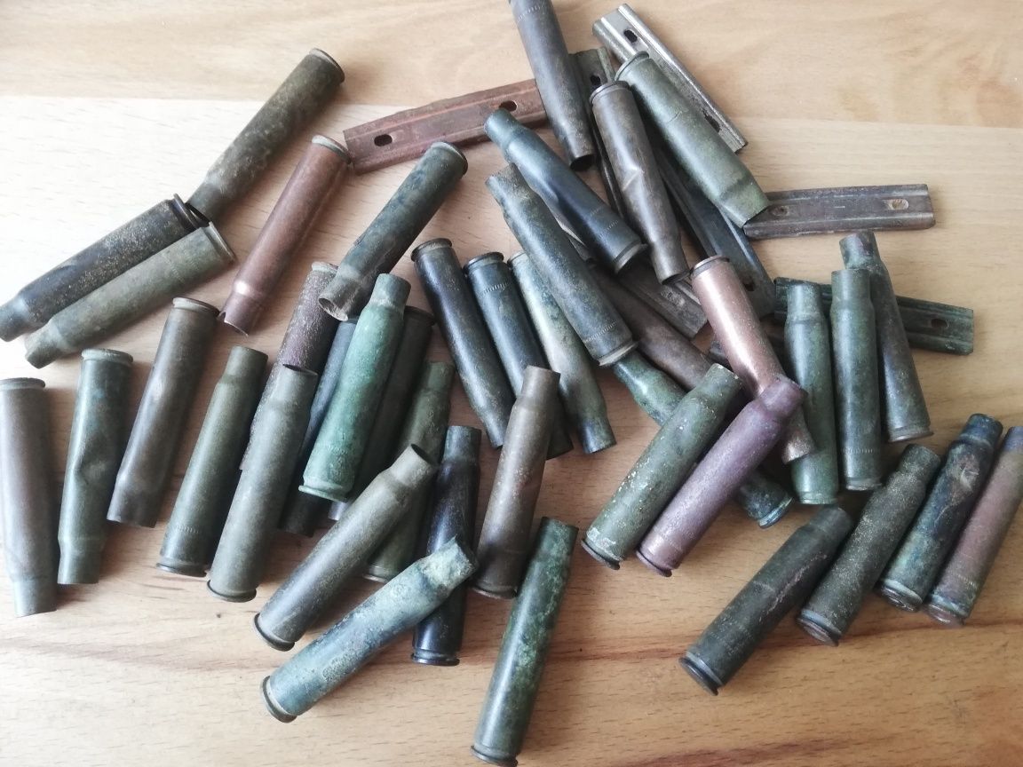 40 łusek i 8 łódek  mauser 1 i 2 wojna