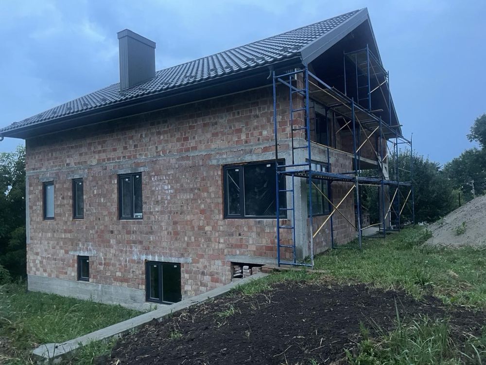 3 поверховий будинок на Гарячому Урбані по вулиці немирівська