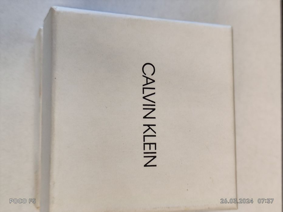 Calvin Klein kolczyki z kryształkami Swarovskiiego
