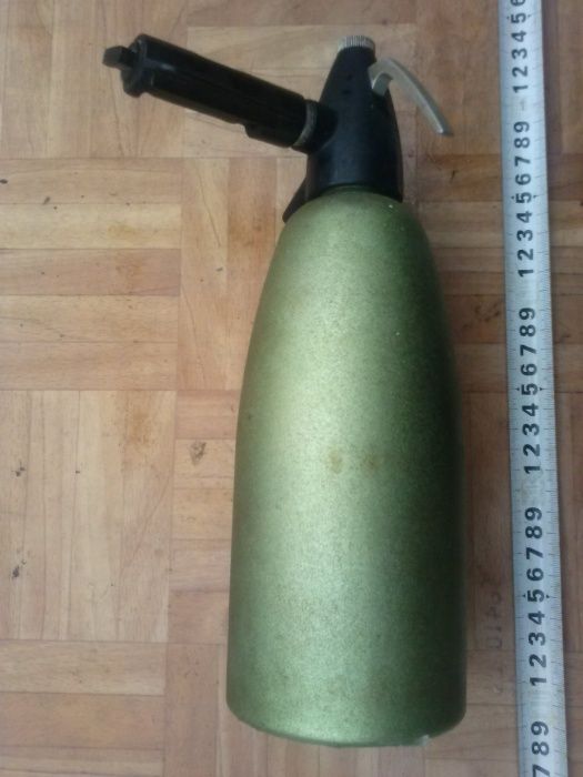 Syfon aluminiowy na naboje CO2 PRL, 25 zł.