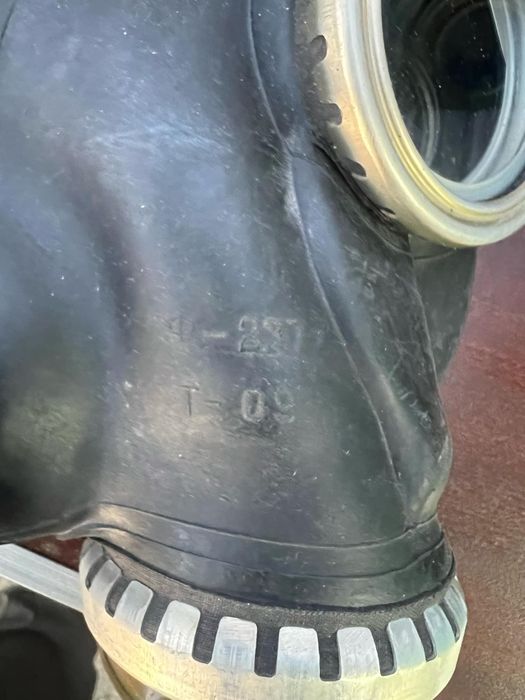 Протигаз з двома фільтрами