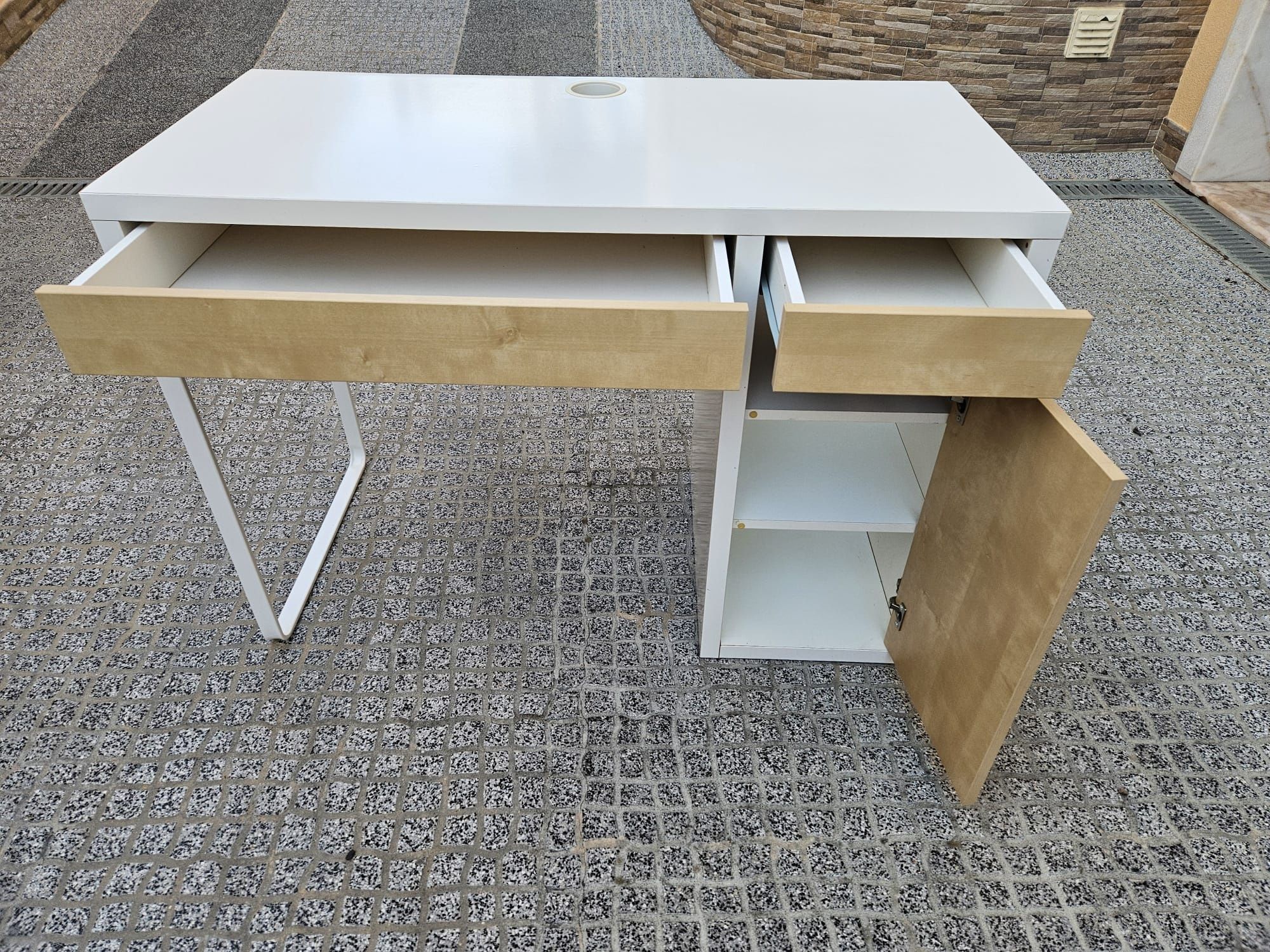 Secretária Ikea MICKE - BOM ESTADO