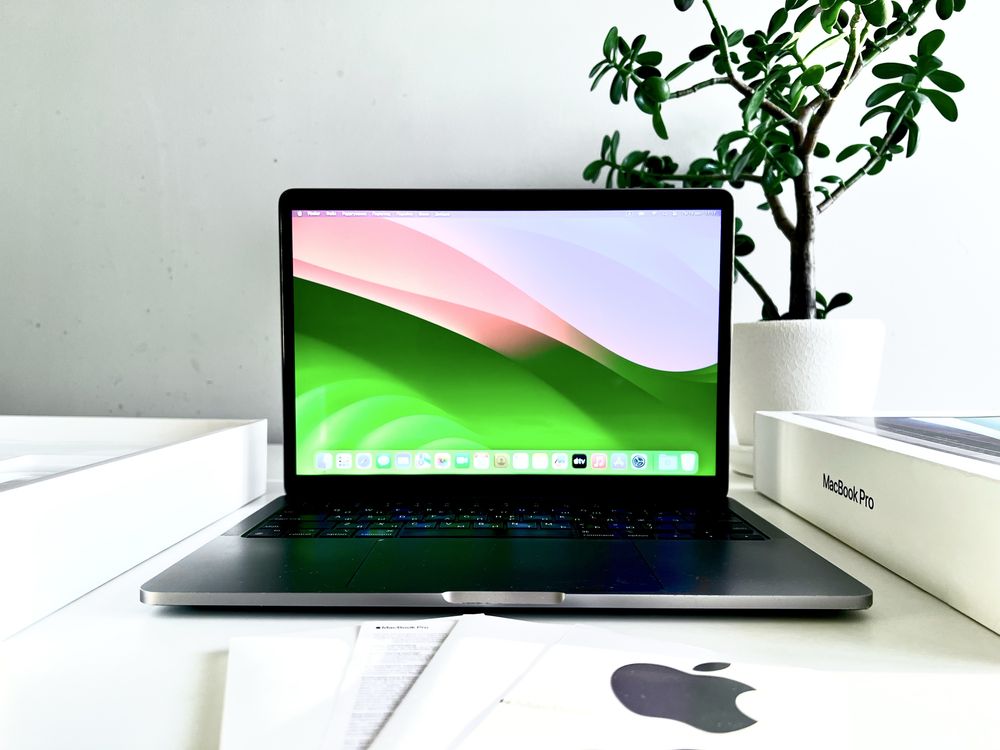 MacBook Pro M1 13” 2020 8/256 Gb Retina XDR (повний комплект)