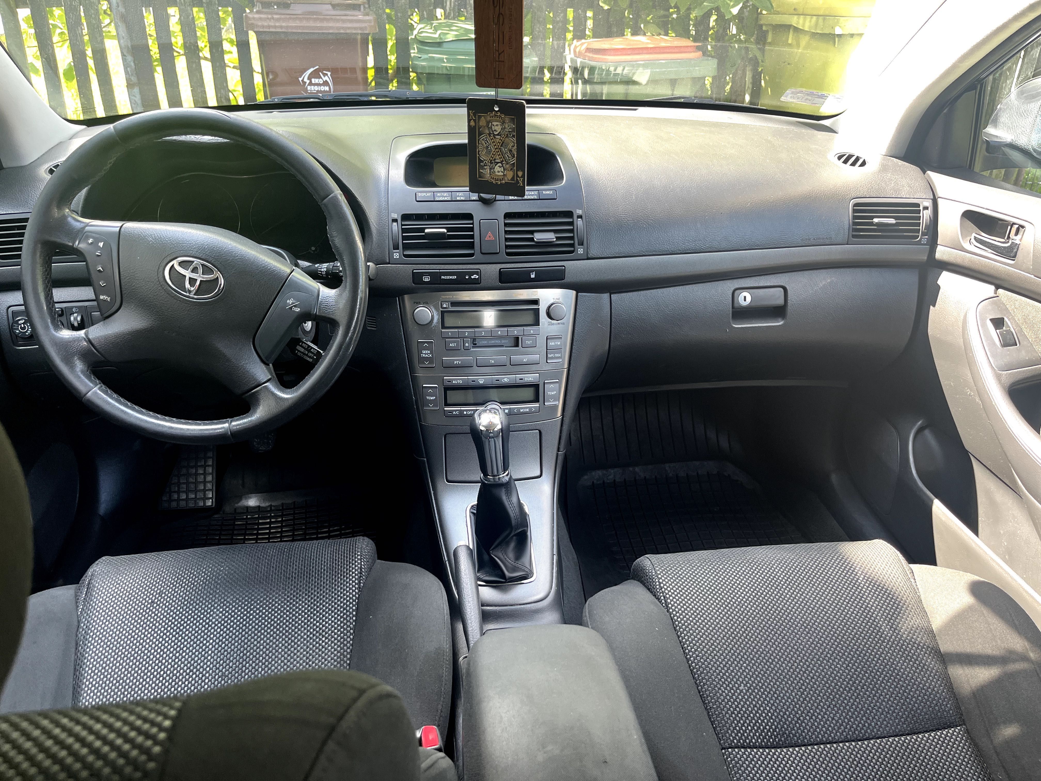 Toyota T25 Avensis kombi 2.0 VVTI z gazem