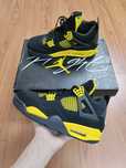 Buty/Air_Jo.rdan4_Retro_Thunder/Original_Modne/Rozmiar.43