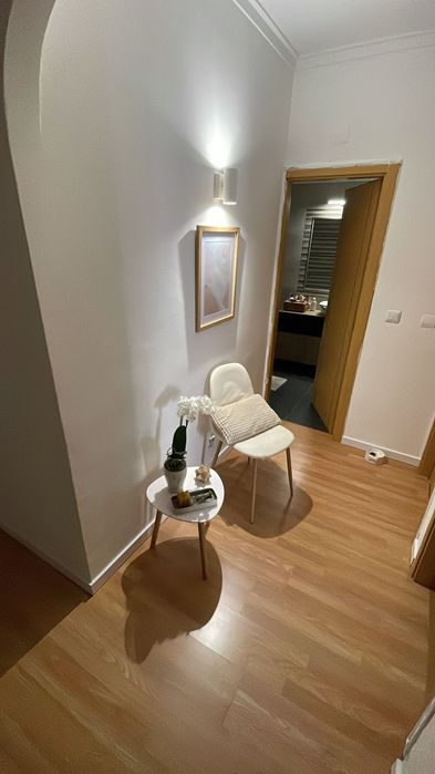 Quarto mobilado para arrendar