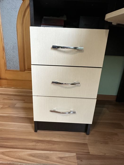 Компʼютерний стіл