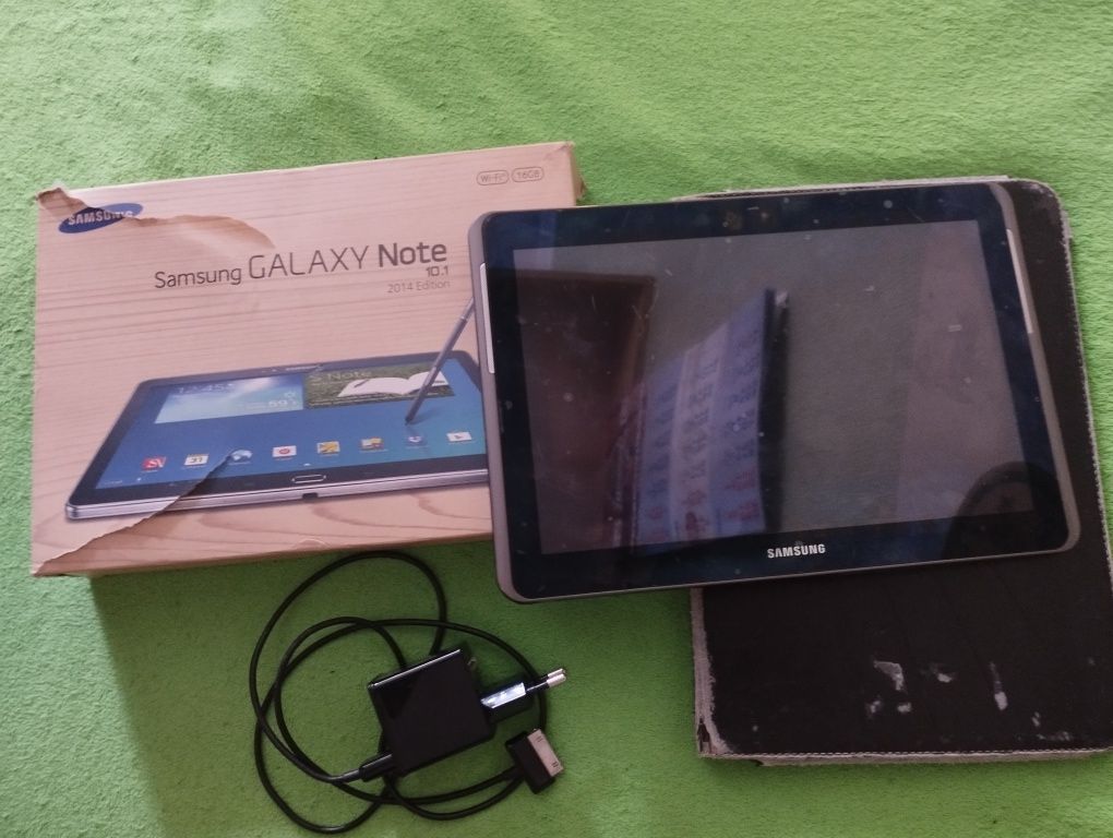 Планшет Samsung GALAXY Tab 10.1