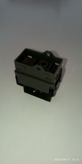 Кнопка відкривання скла Peugeot 307 CC