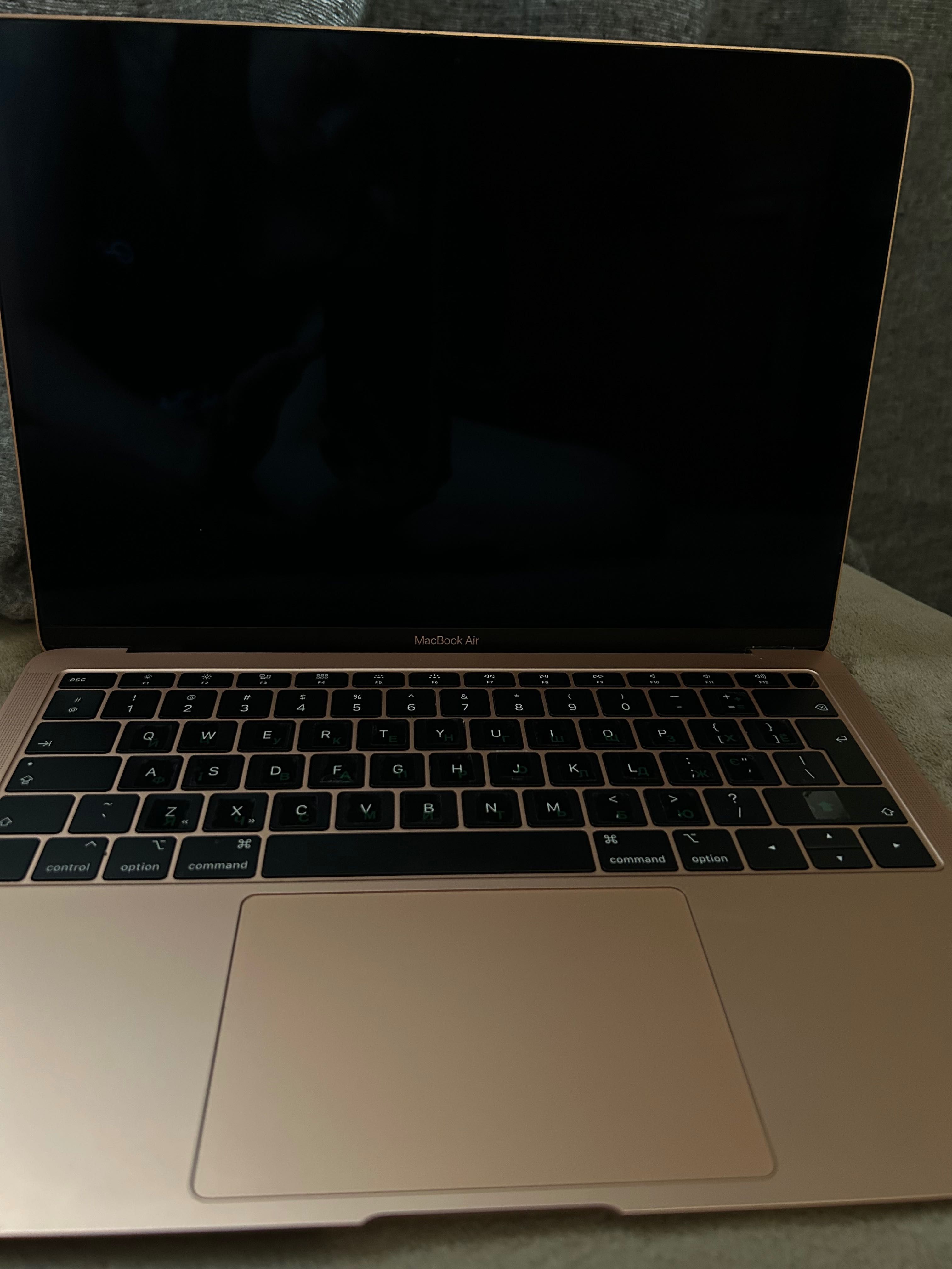 MacBook Air 13” Gold – jak nowy!