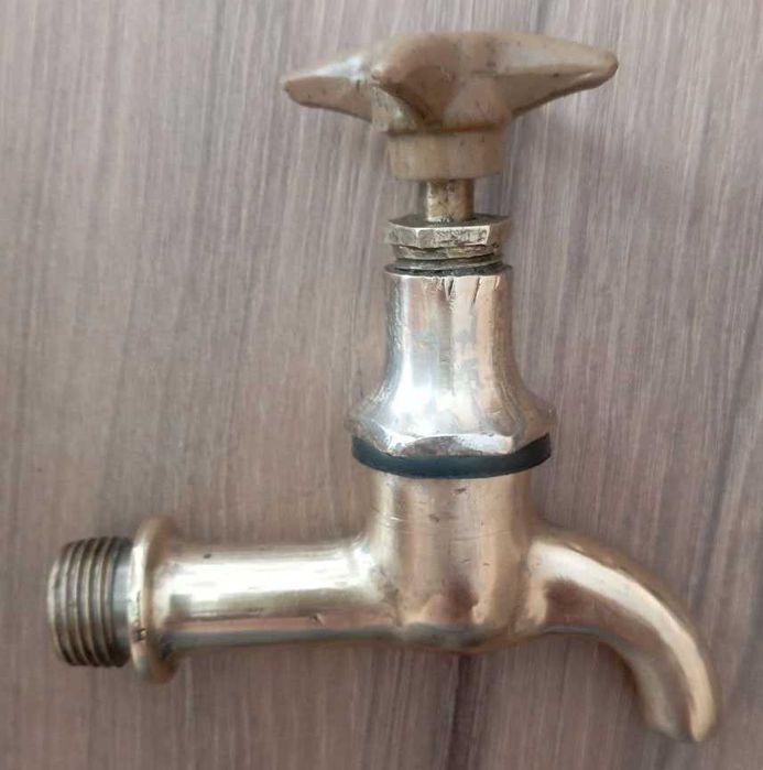 Кран (старорежимный) разборной латунный ссср