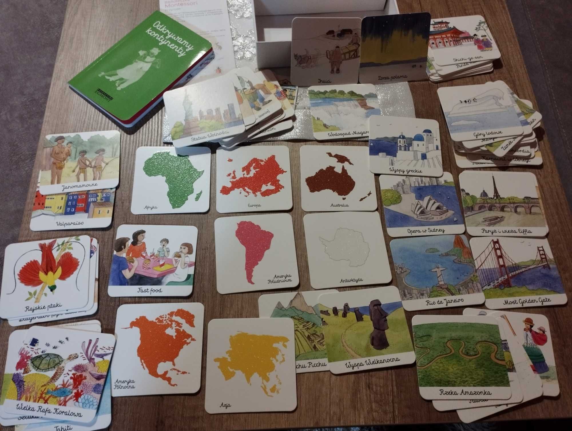 Biblioteczka Montessori Świat Egmont 77 kart