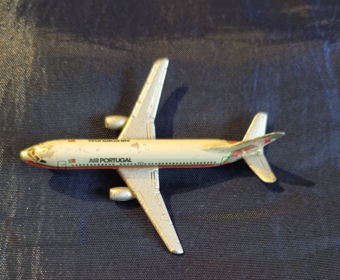 Avião Boeing 737 miniatura