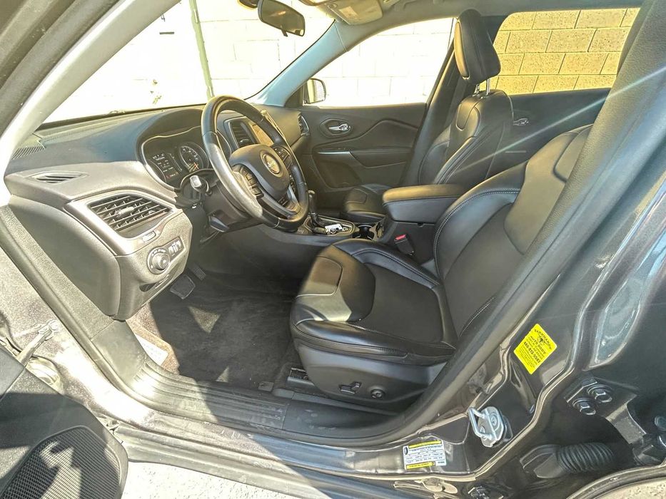 Jeep Cherokee Latitude Plus 2020 року