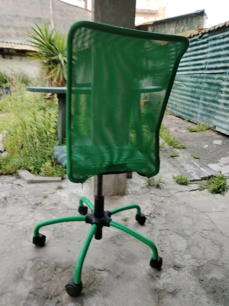 Cadeira de secretária nova