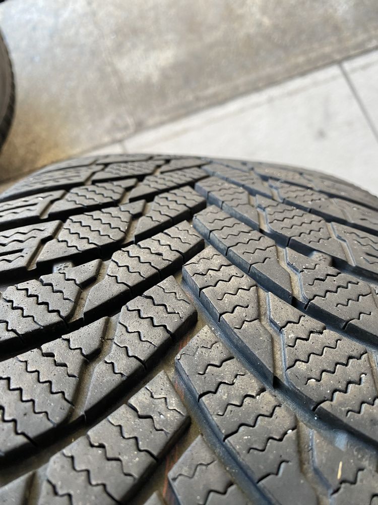 Vendo ou troco pneus de inverno 225/45R17