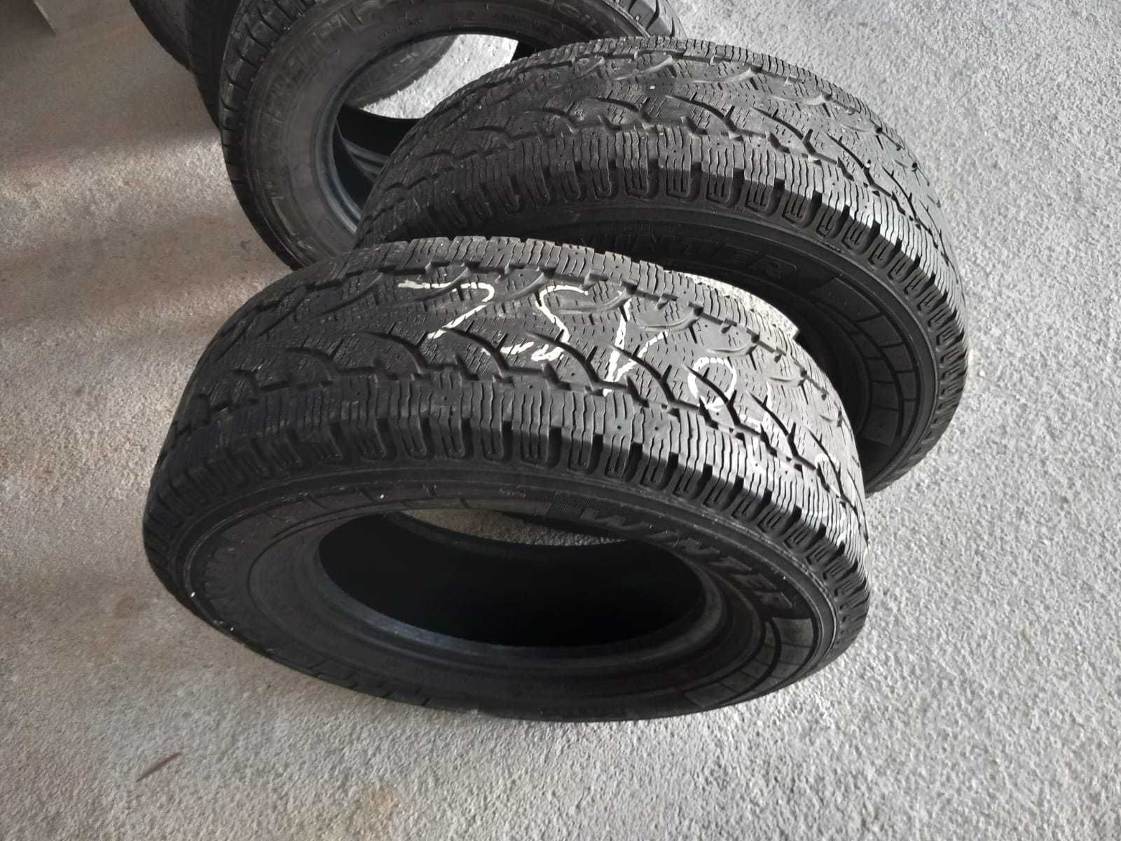 4 pneus 215/70R15 C Pirelli Vredstein