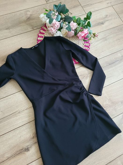 Sukienka Mała czarna sinsay xxs 32 marszczenie mini wesele sexy dekolt