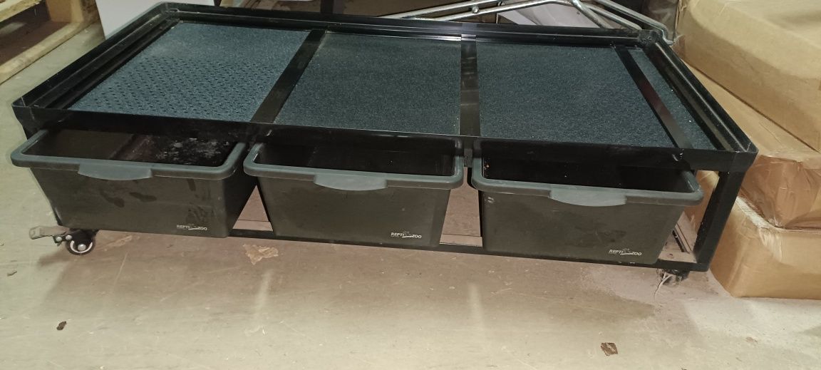 Reptizoo stolik na kółkach pod terrarium z szufladami