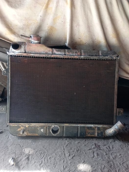 Продам радиатор охлаждения.