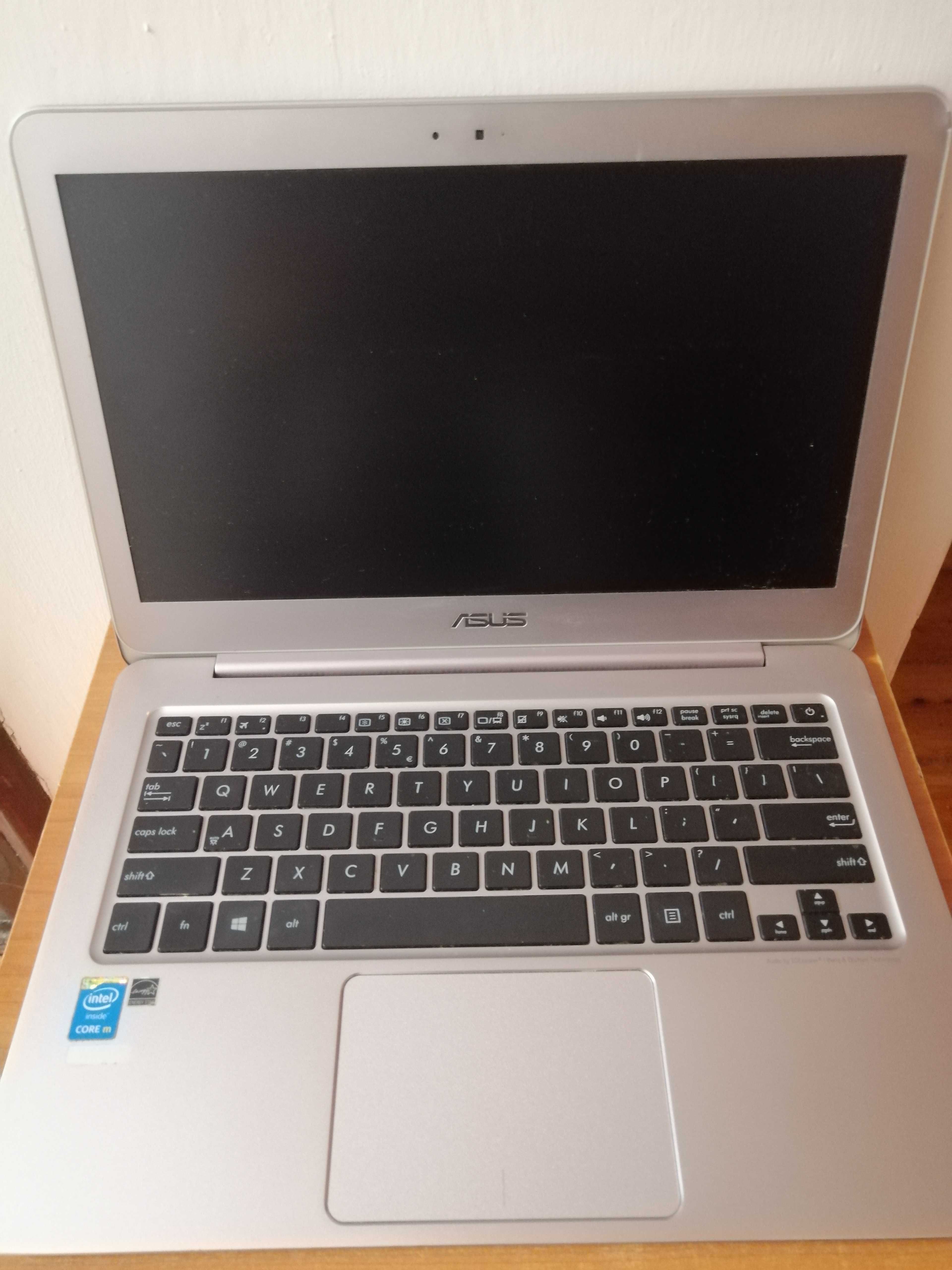 ASUS ZenBook UX305F - lekki i elegancki ultrabook o wadze 1,34 kg