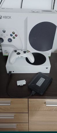 XBOX SERIES S 512GB

Konsola w stanie idealnym 
Dodatkowo dysk 1t