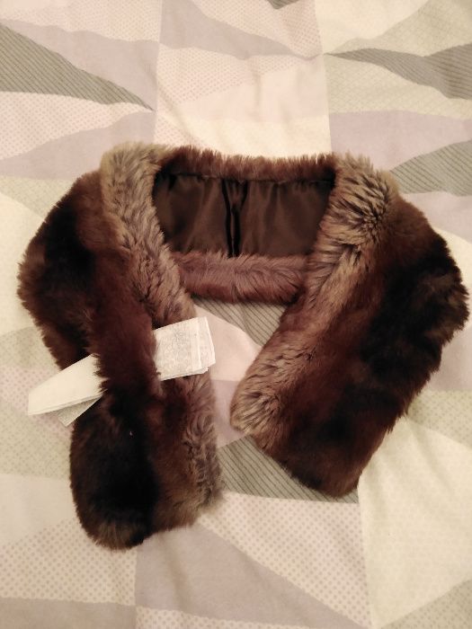 Gola em Pele Sintética