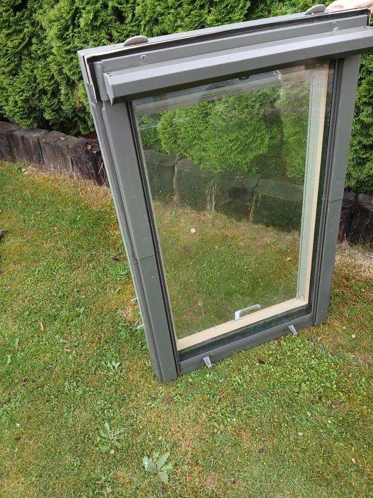 Okno dachowe Fakro 118 x 78