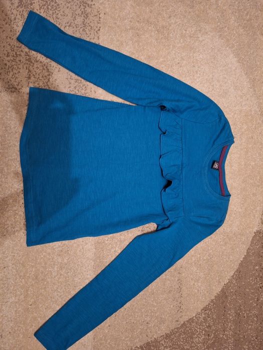 Bluzka z długim rękawem i falbanką