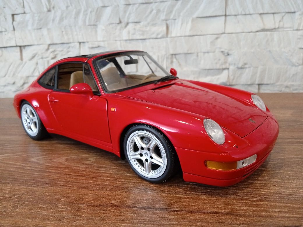 1:18 UT Models Porsche 911 Targa model
