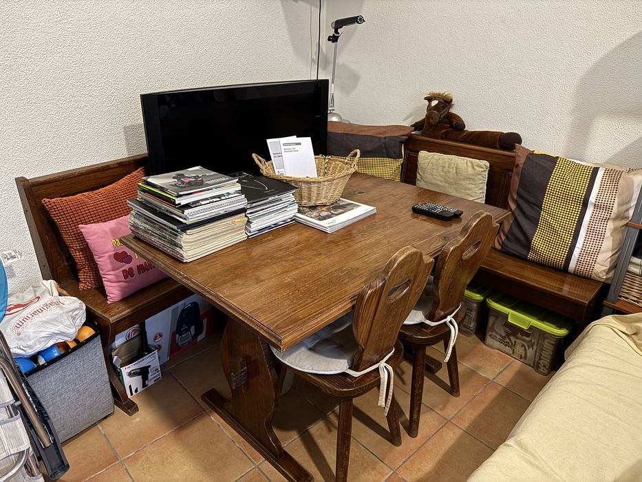 Mesa, Canto e Cadeiras Madeira de Pinho
