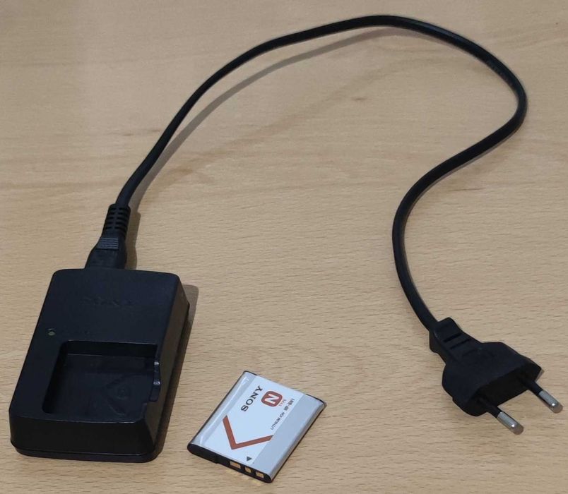 Carregador Sony, USB para bateria NP-BN1 + (bateria Sony)