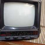 TV e rádio portátil de 12V