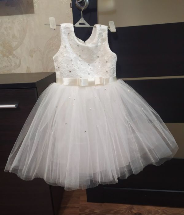 Продам нарядну сукню