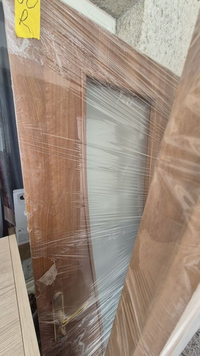 Двері4 шт.нові з коробками,лиштвою,ручками,та завісами,повний комплект