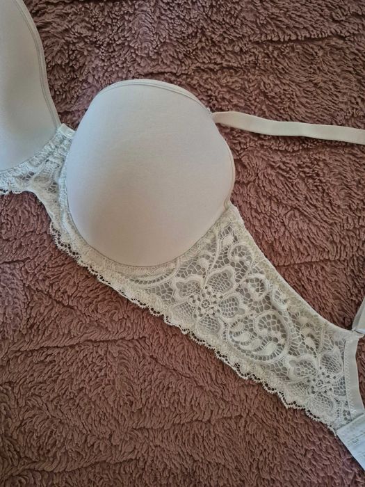 Triumph Elegancki biustonosz 85 C